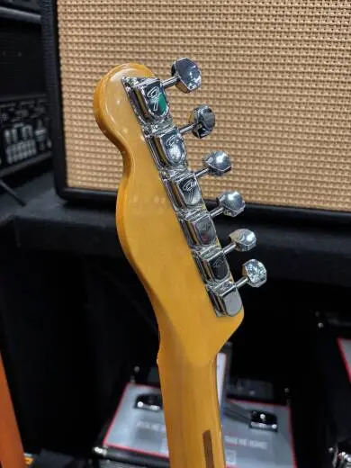Fender - 011-0392-802 2